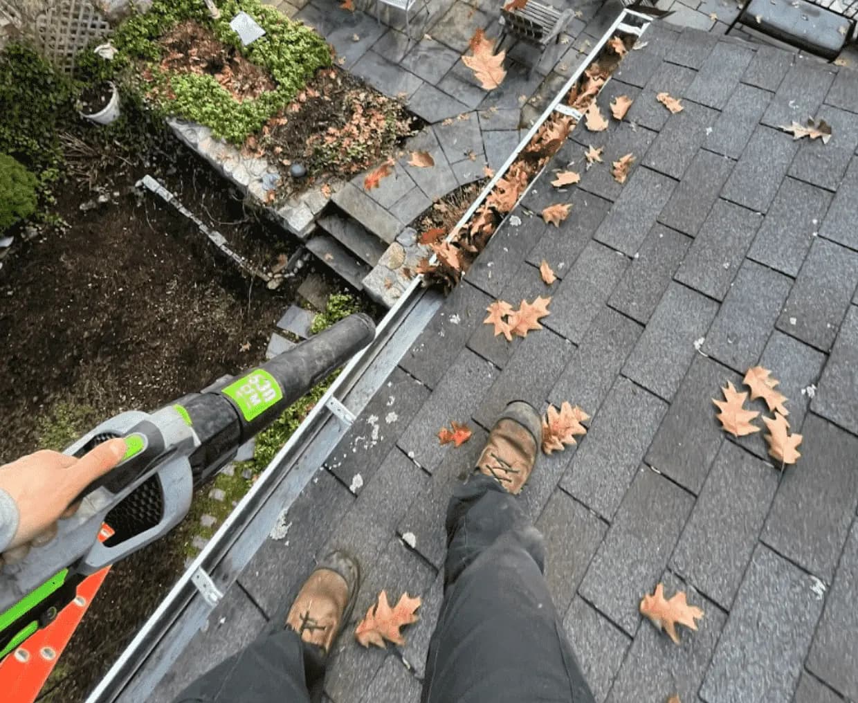 Gutter Cleaning service in Akron, OH